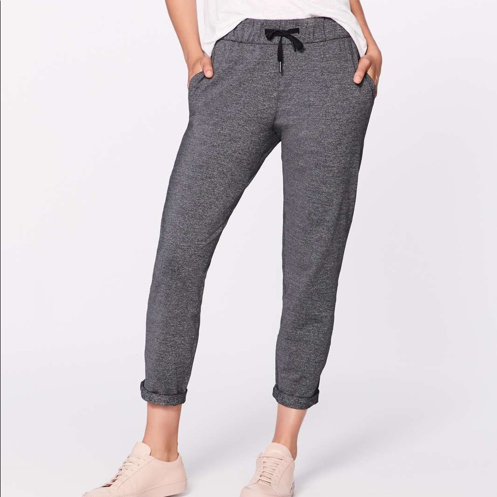 Lululemon On The Fly heather grey 7/8 pants